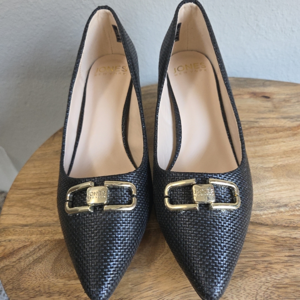 Jones New York Womens Black Textured Heels with Gold Buckle Size 7